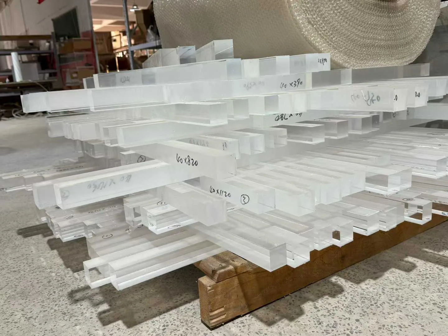 大批量亚克力板材库存与供应能力展示